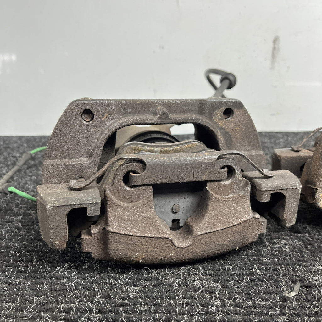☑️ 01-06 BMW E46 330i 330Ci RWD FRONT LEFT & RIGHT BRAKE CALIPER SET OEM