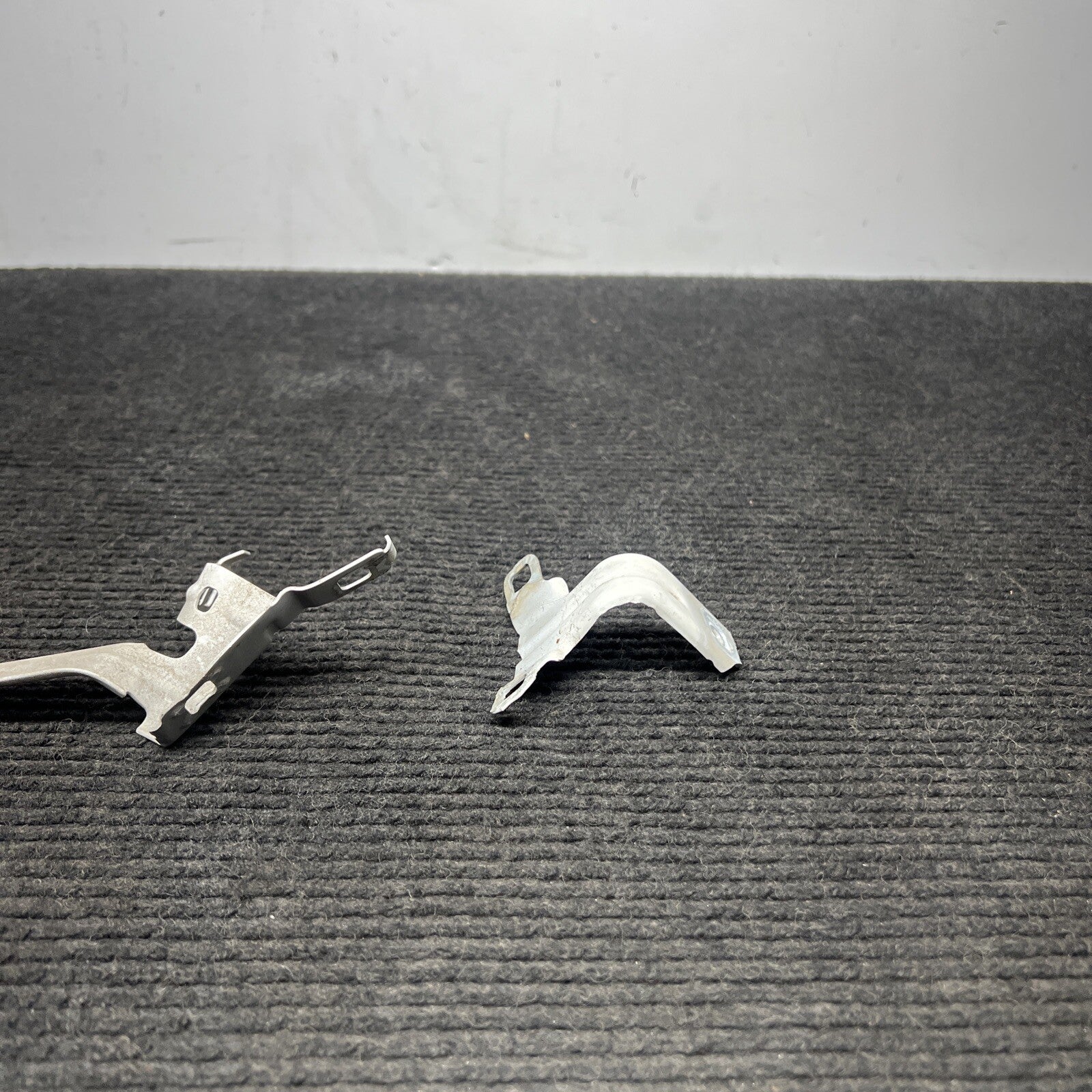 ☑️ 14-20 OEM BMW F22 F23 230 M235 Front Left Fender Wing Holder Brackets SET (3)