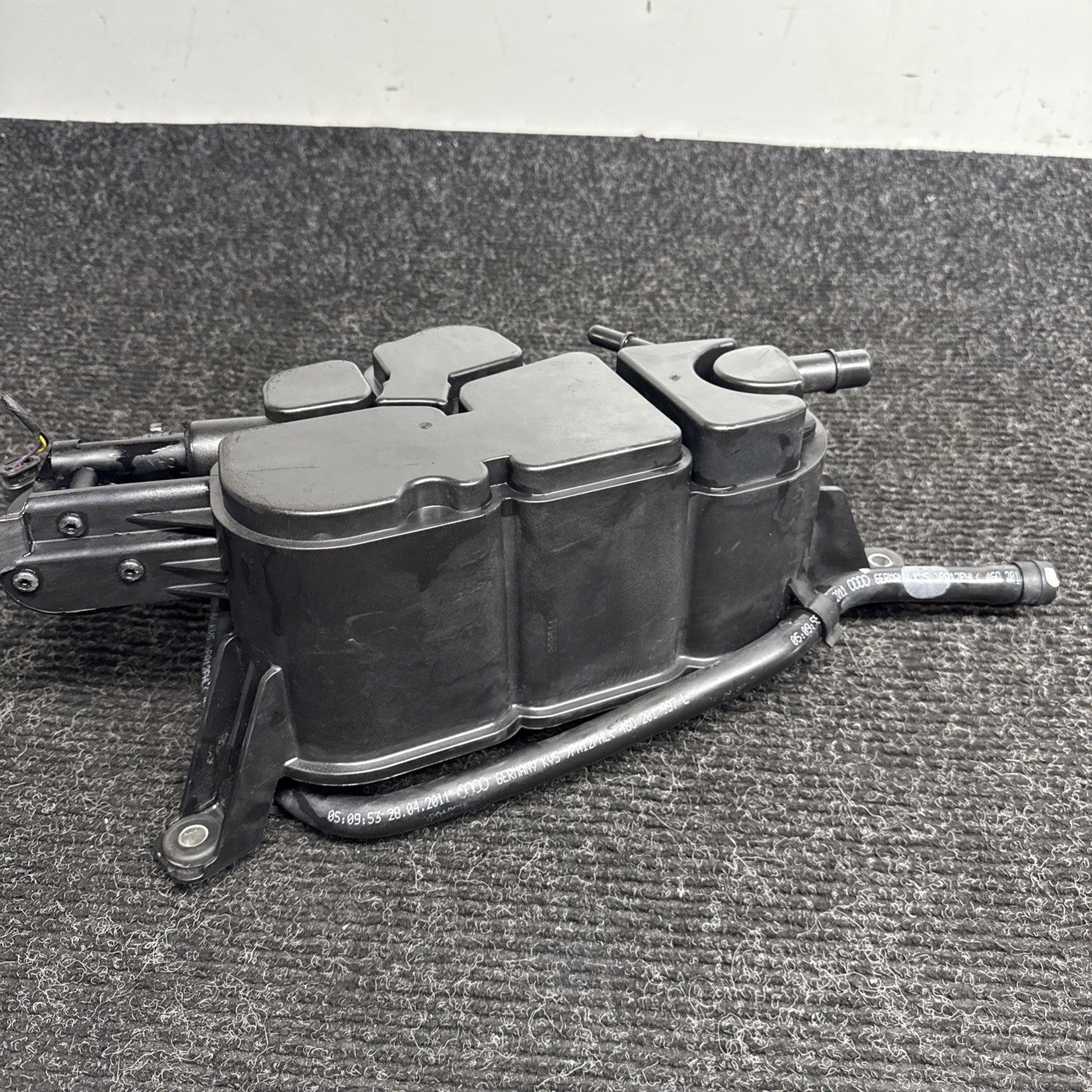 ☑️ 12-15 Audi A6 Fuel Vapor Charcoal Canister Assembly Genuine OEM 8K0201801C