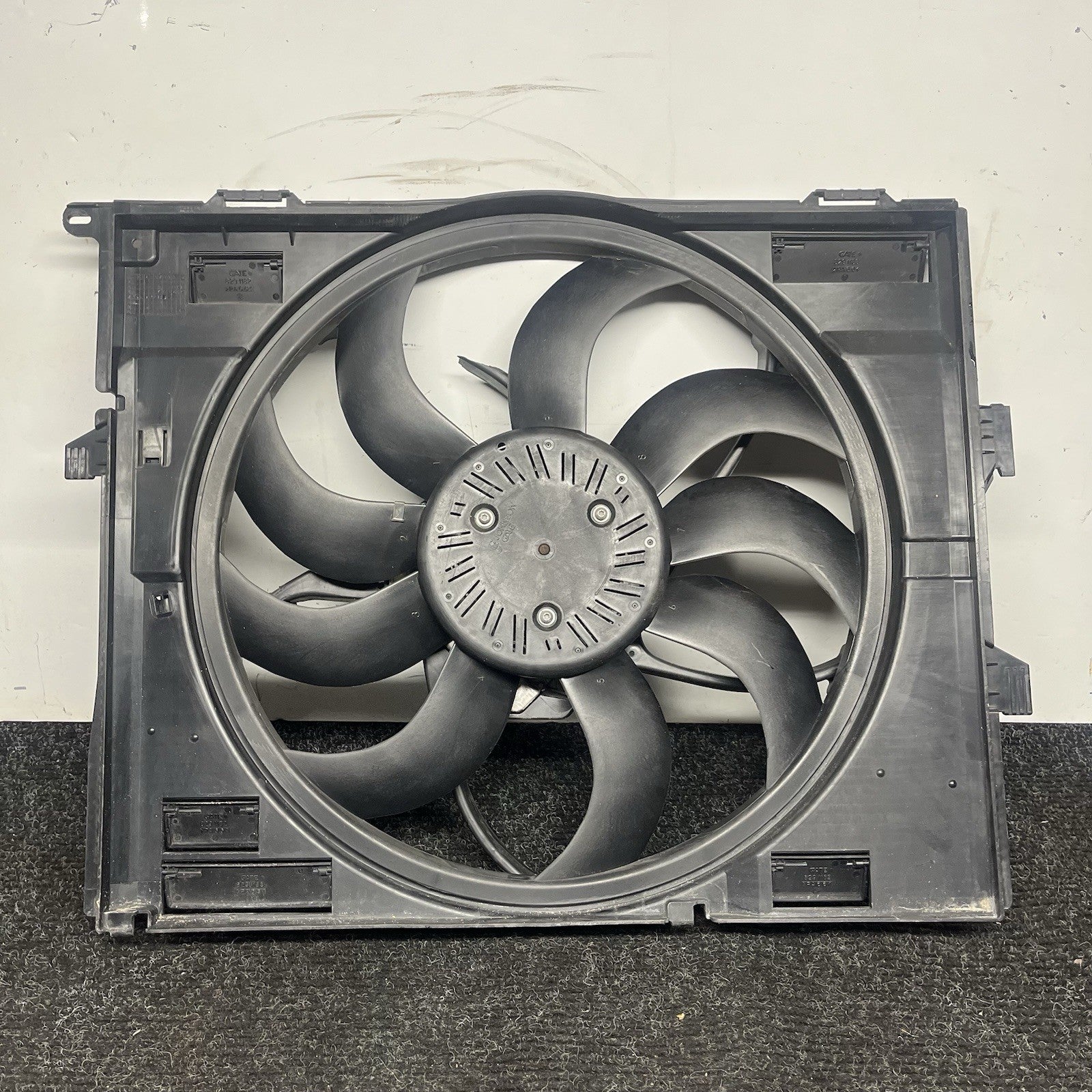 ☑️ OEM BMW F22 F30 F32 F36 Engine B46 B58 Radiator Cooling Auxiliary Fan DAMAGED