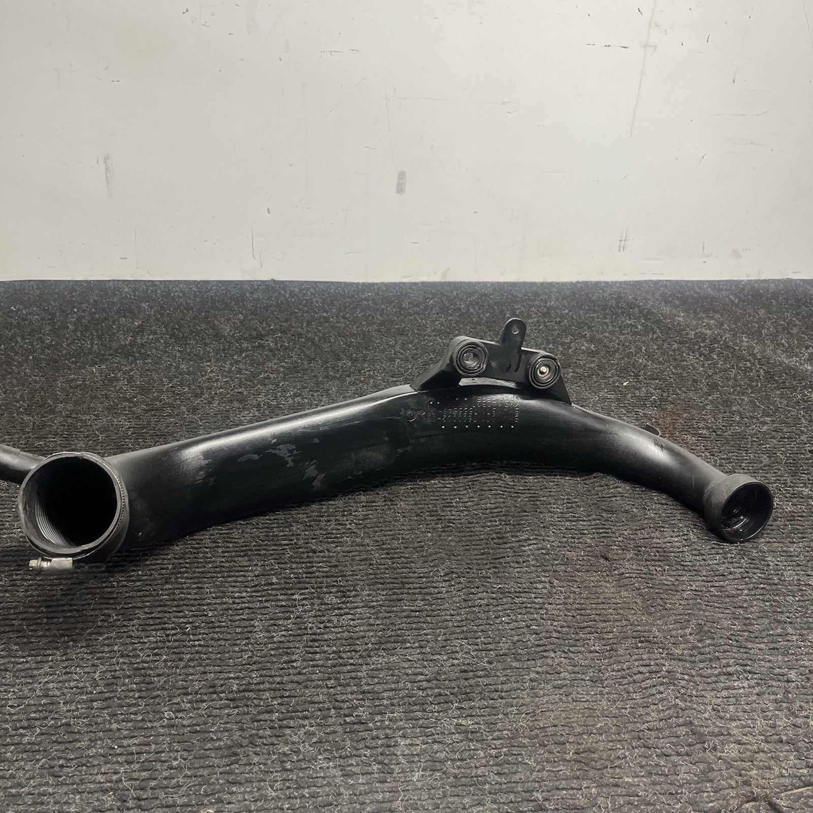 ☑️ BMW E90 335xi Air Intake Pipe Duct Induction Tube Front Engine N54 OEM