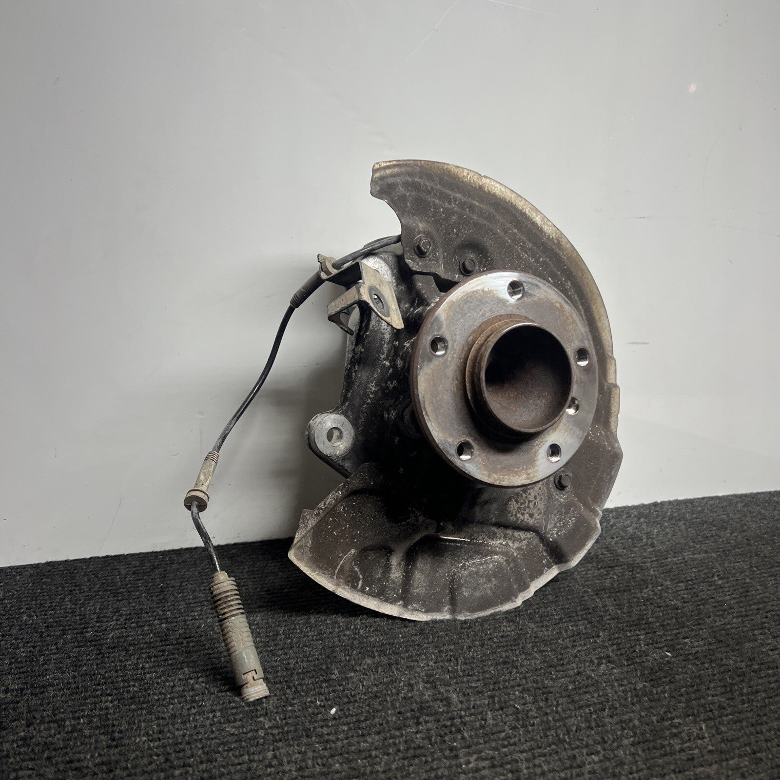 ☑️ 06-13 OEM BMW E82 E90 E92 RWD Front Right Hub Knuckle Wheel Bearing Spindle