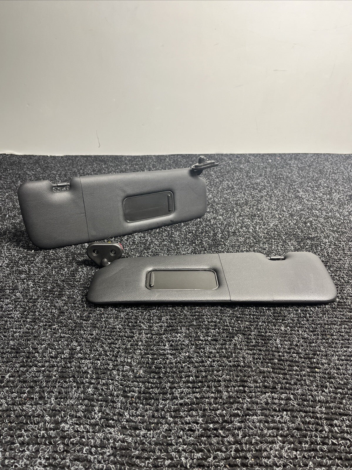 ☑️ 07-13 OEM BMW E88 E93 128 328 335 M3 Convertible Sun Visor Black Pair SET
