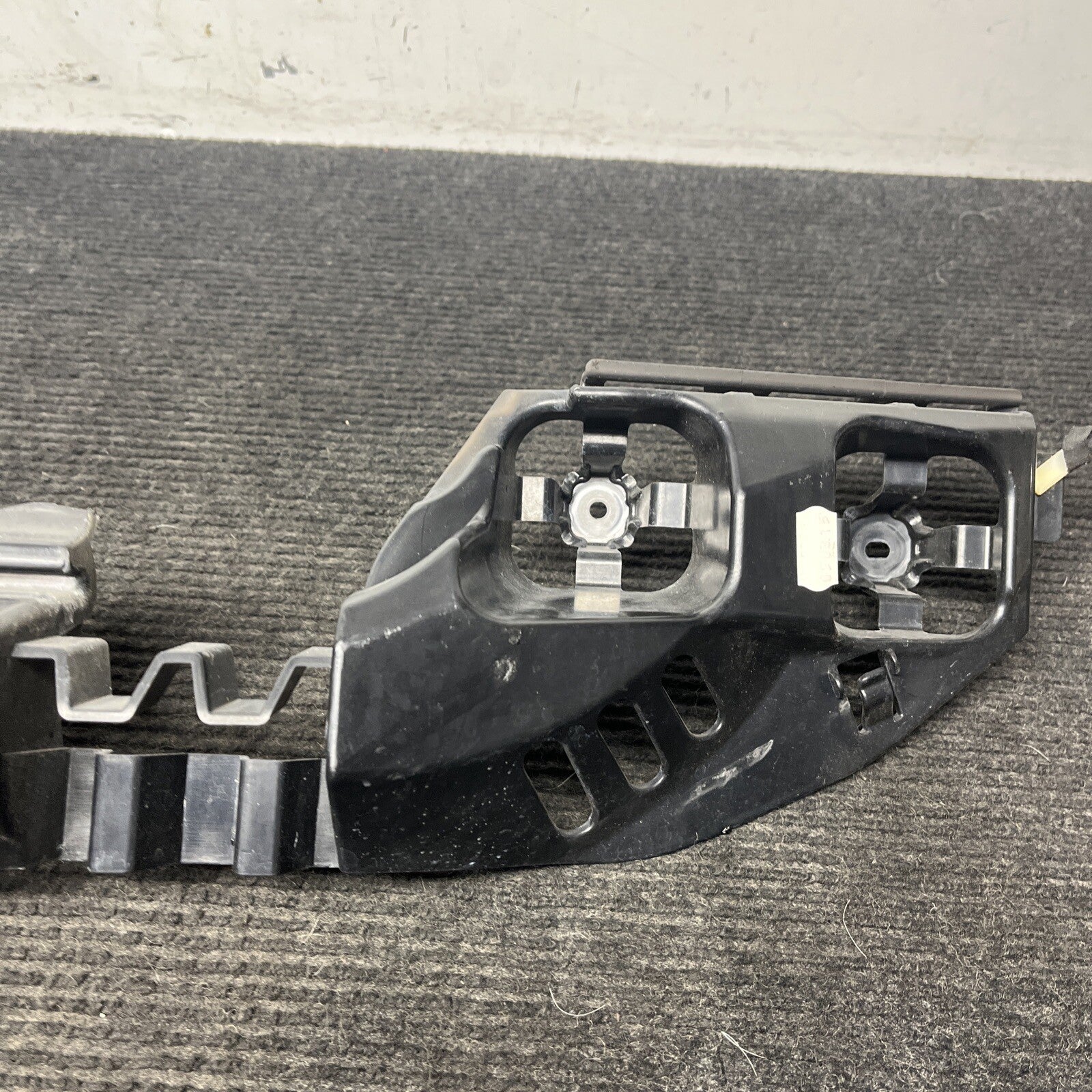 ☑️ OEM BMW 2 SERIES F22 F23 2014-2021 REAR BUMPER BRACKET SUPPORT 7285532