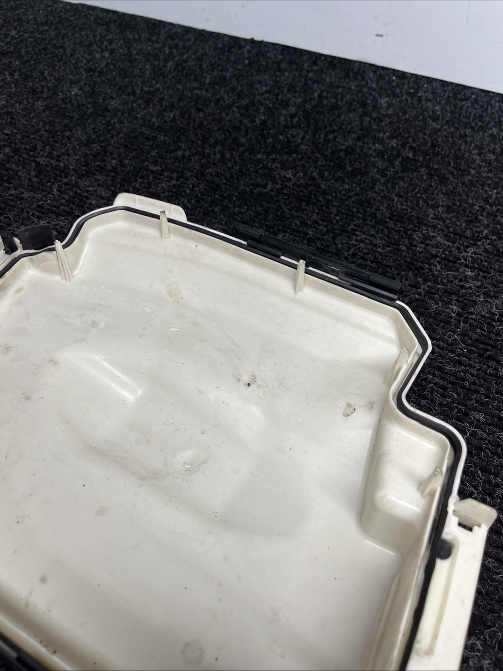 ☑️ BMW E88 E82 E90 E92 E84 DME ECU Electronic Computer Box Top Cover Housing OEM