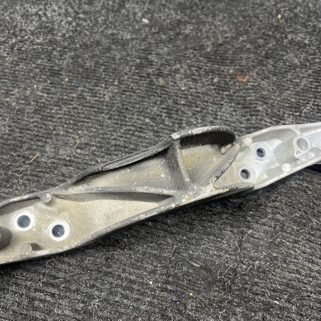 ☑️ 2001-2005 BMW 330ci 330i E46 RWD REAR DIFFERENTIAL MOUNT SUPPORT BRACKET OEM