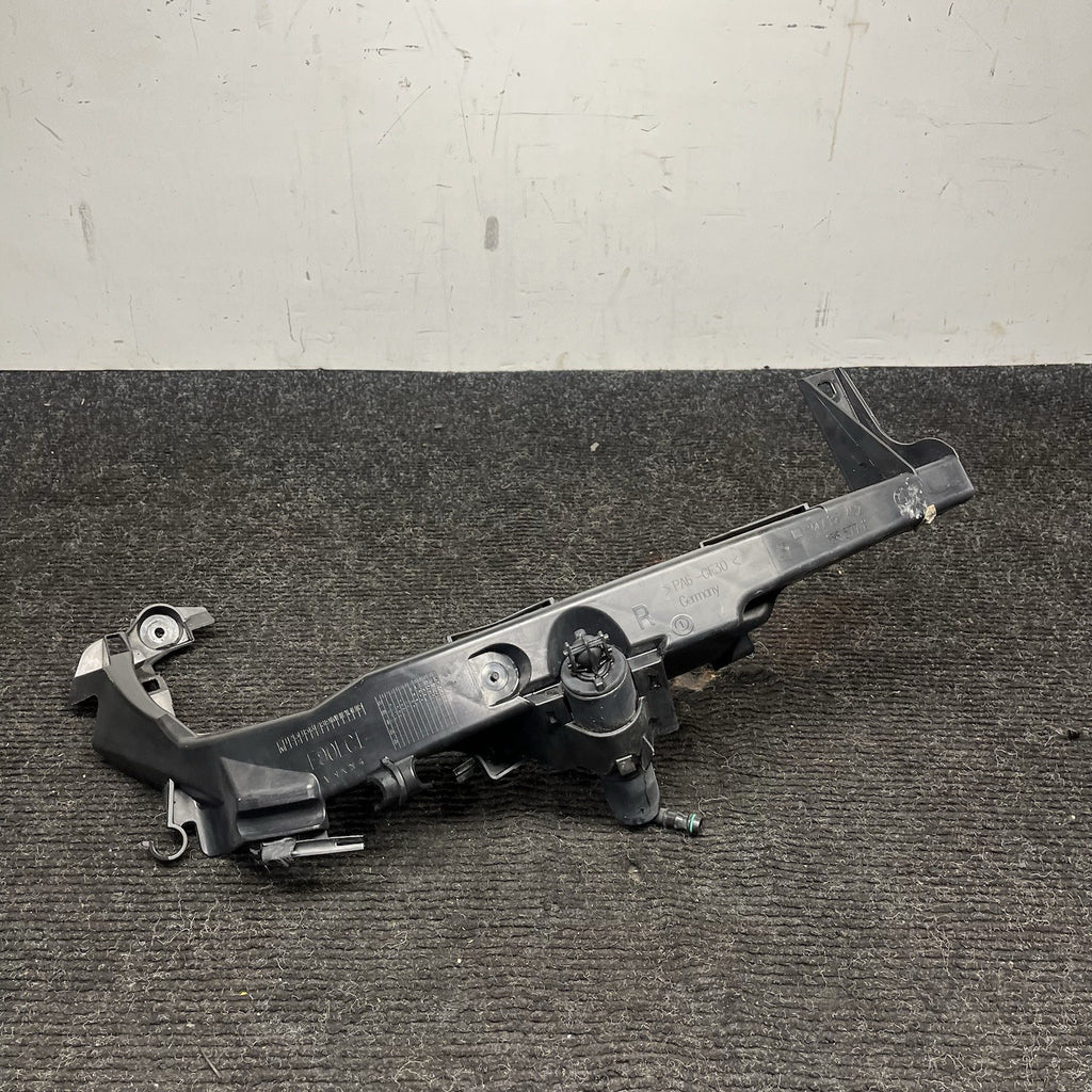 ☑️ 09-11 BMW E90 328i 335d Front Right Headlight Arm Bracket Mount 7138402 OEM