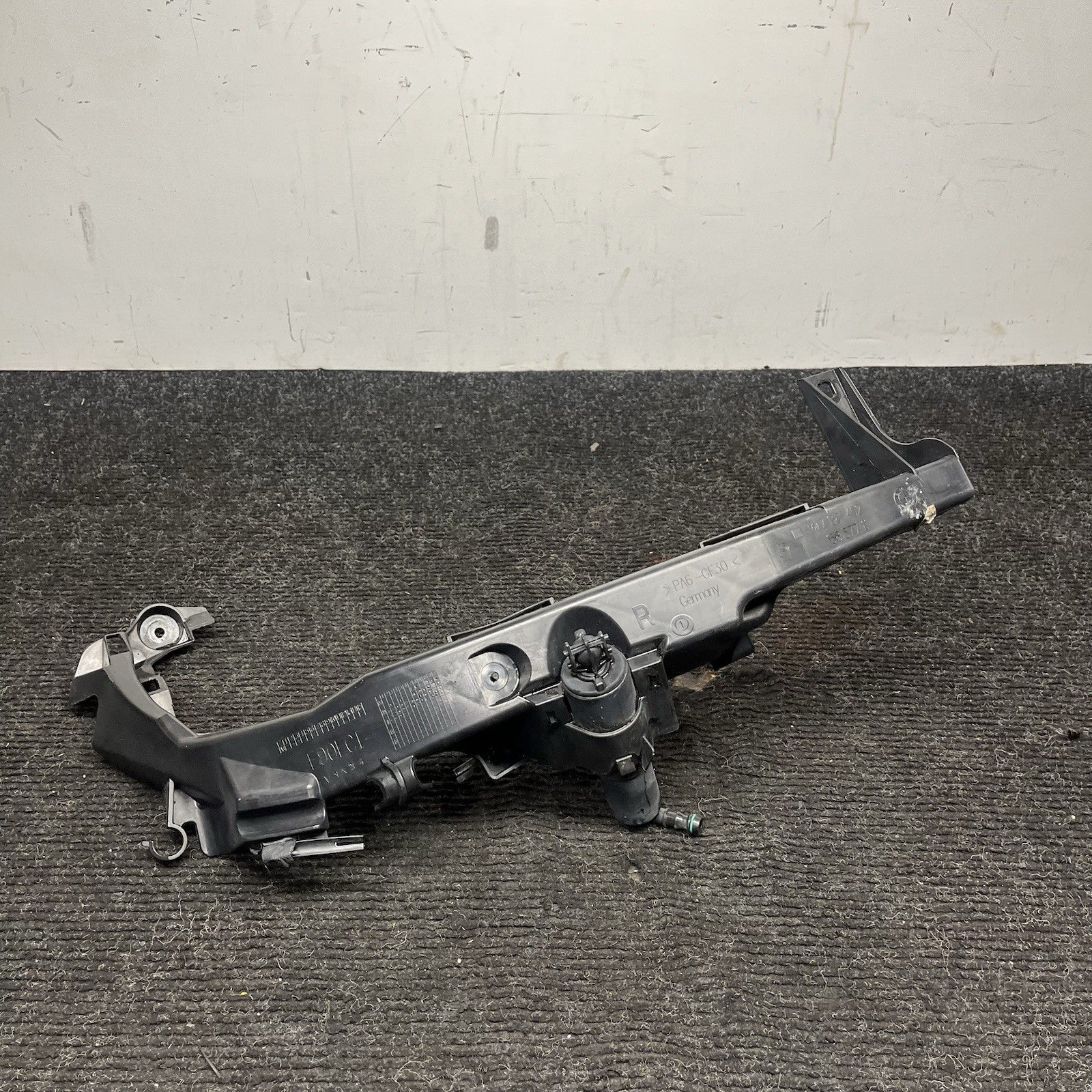 ☑️ 09-11 BMW E90 328i 335d Front Right Headlight Arm Bracket Mount 7138402 OEM