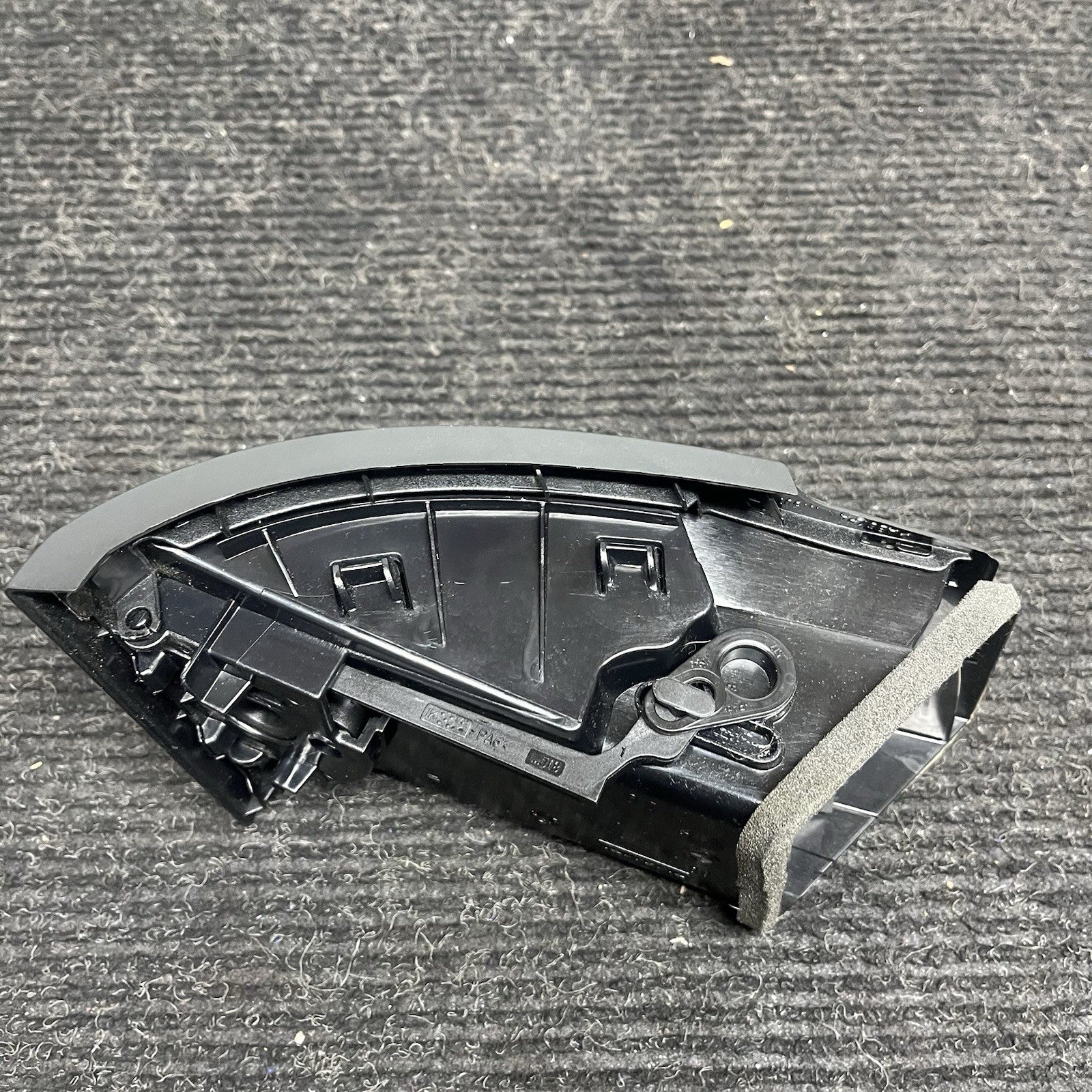 ☑️ 2008-2013 BMW 128i E82 E88 Front Right Side Dash AC A/C Air Vent 7059188 OEM