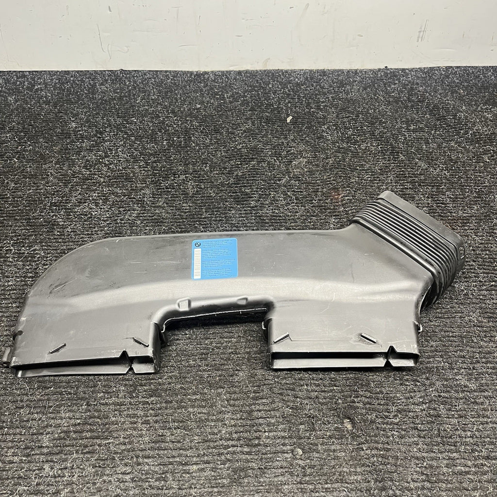 ☑️ 06-13 BMW E90 E91 E92 E93 328i 325i 330i AIR INTAKE DUCT OEM