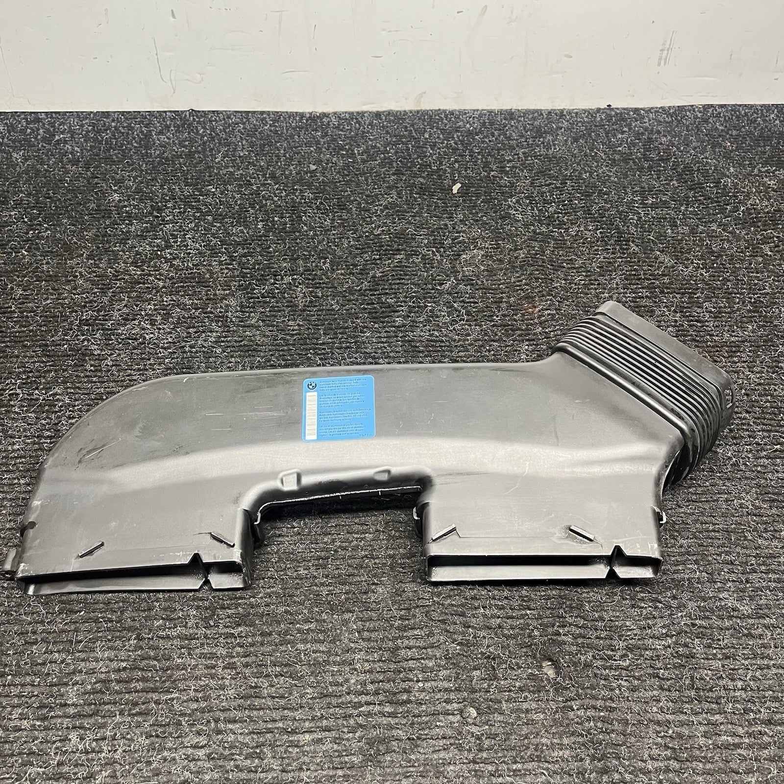 ☑️ 06-13 BMW E90 E91 E92 E93 328i 325i 330i AIR INTAKE DUCT OEM