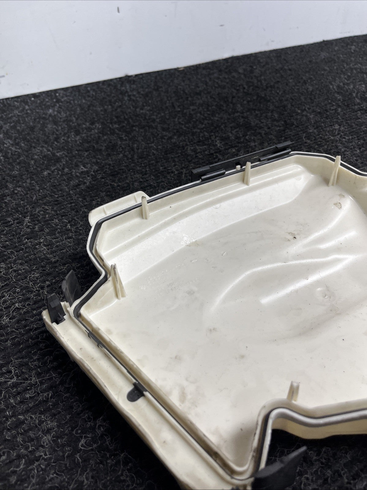 ☑️ BMW E88 E82 E90 E92 E84 DME ECU Electronic Computer Box Top Cover Housing OEM