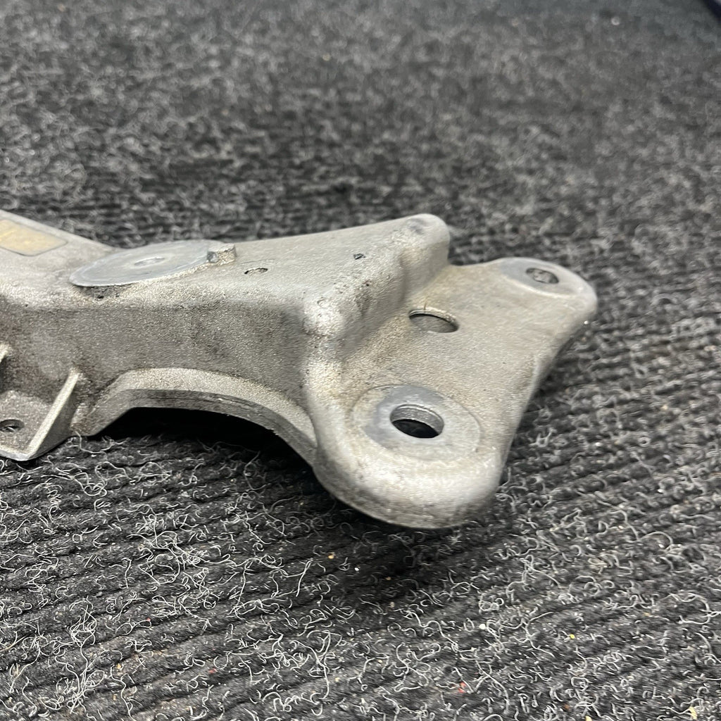 ☑️ 06-13 BMW E92 335i Automatic Transmission Mount Bracket Support OEM