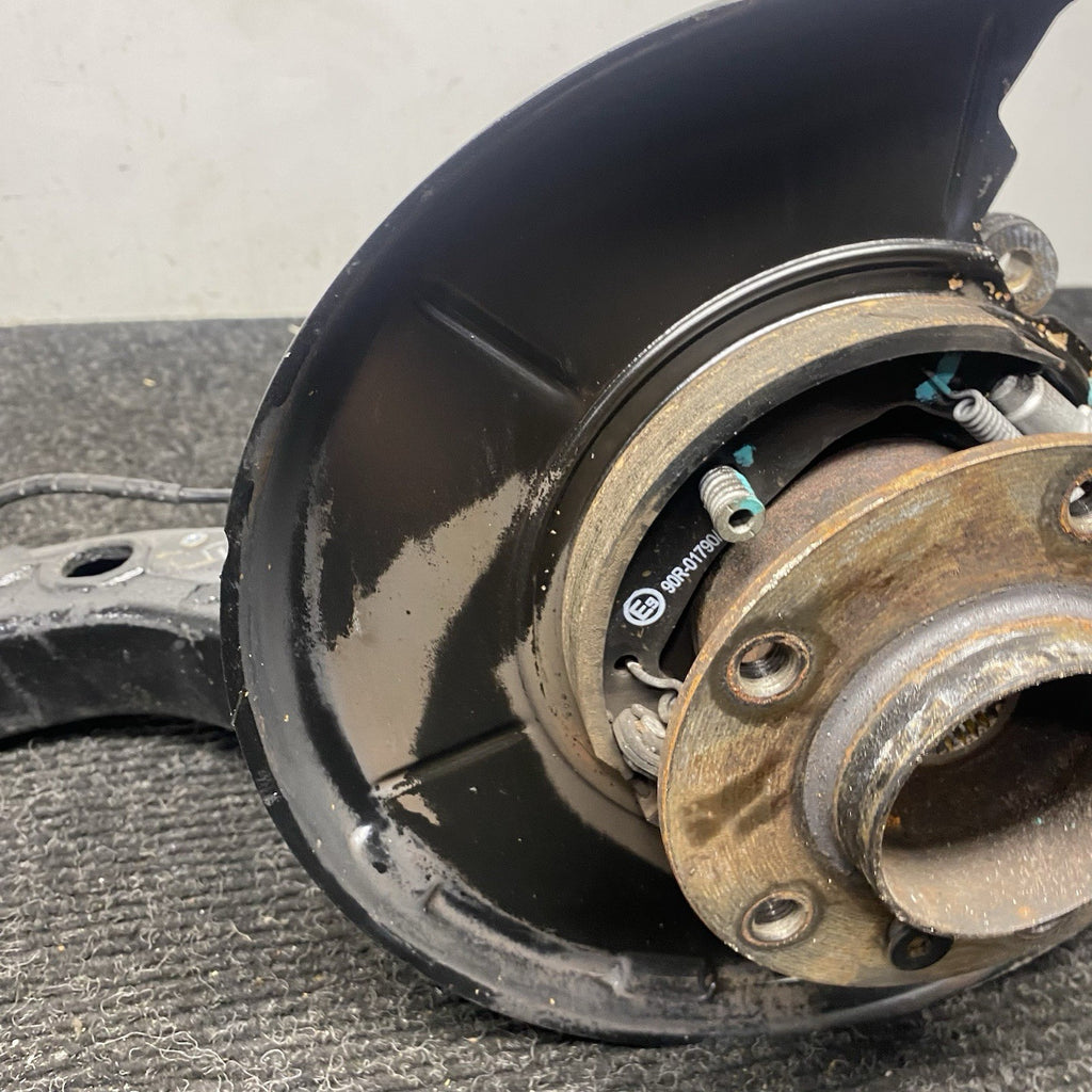 ☑️ 03-08 BMW E85 E86 Z4 Rear Left Driver Side Spindle Knuckle Hub w/ Shield OEM