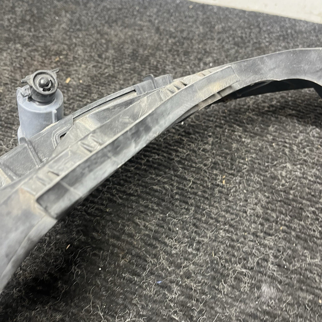 ☑️ 08-13 BMW E82 E88 135 Right Passenger Headlight Arm Bracket Mount