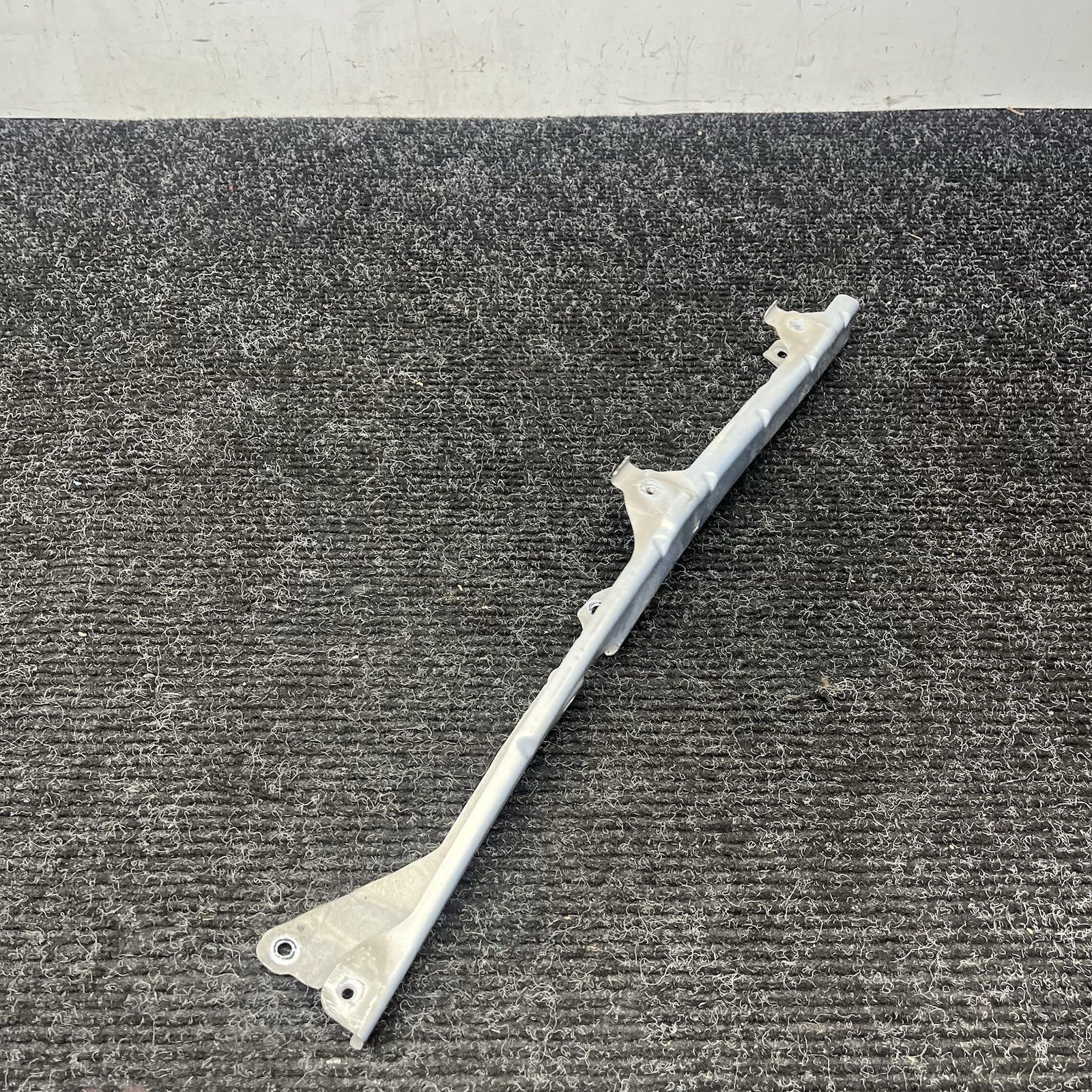 ☑️ 2013-19 Scion FRS Subaru BRZ 86 Front RH Right Side Fender Bracket OEM