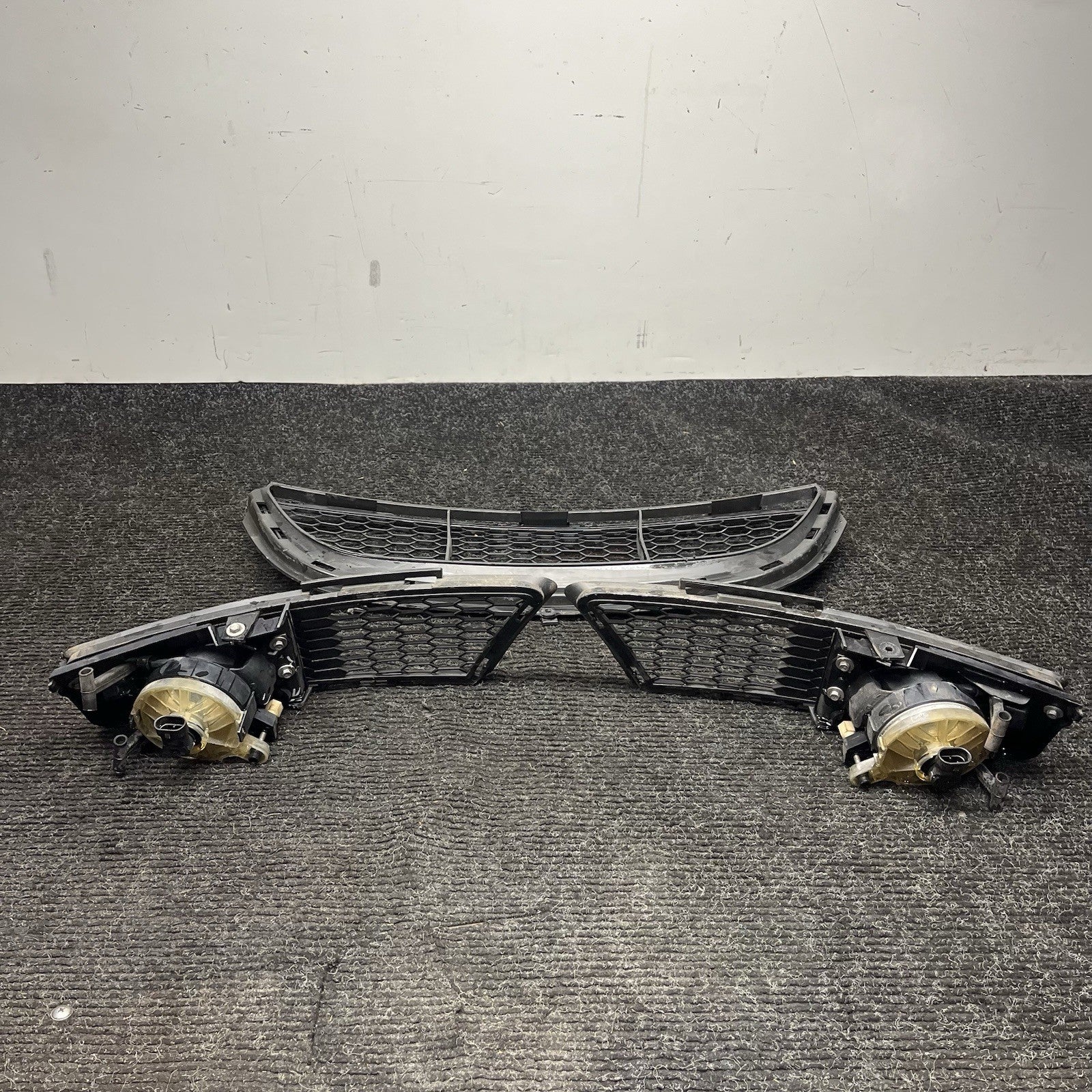 ☑️ 09-11 BMW 335I LOWER END FOG LIGHT GRILL GRILLE SET SEDAN M-SPORT