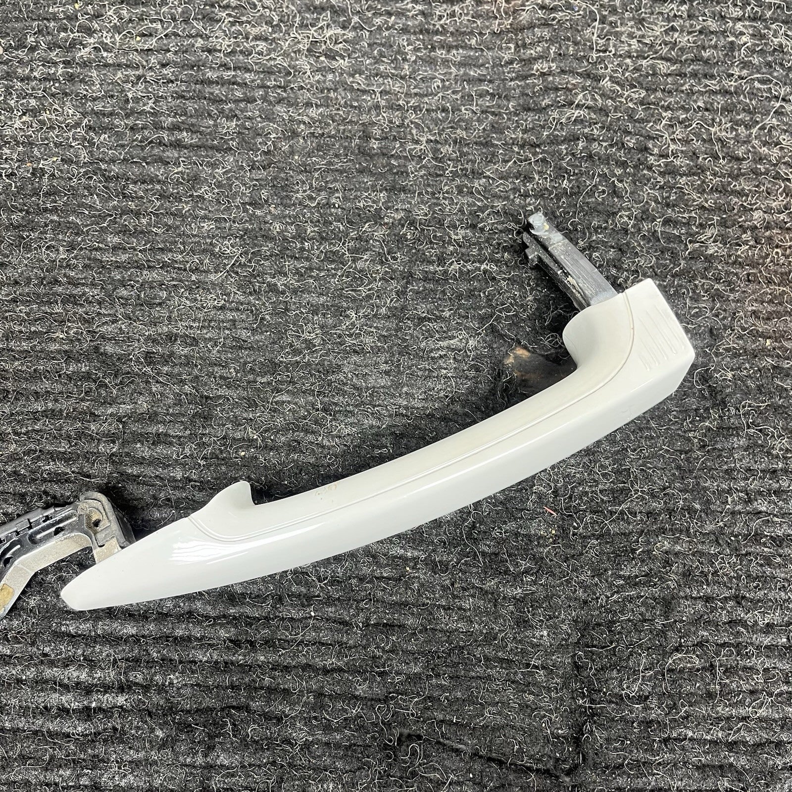 ☑️ 08-10 BMW 135i E82 Front Left Driver Exterior Comfort Door Handle White OEM