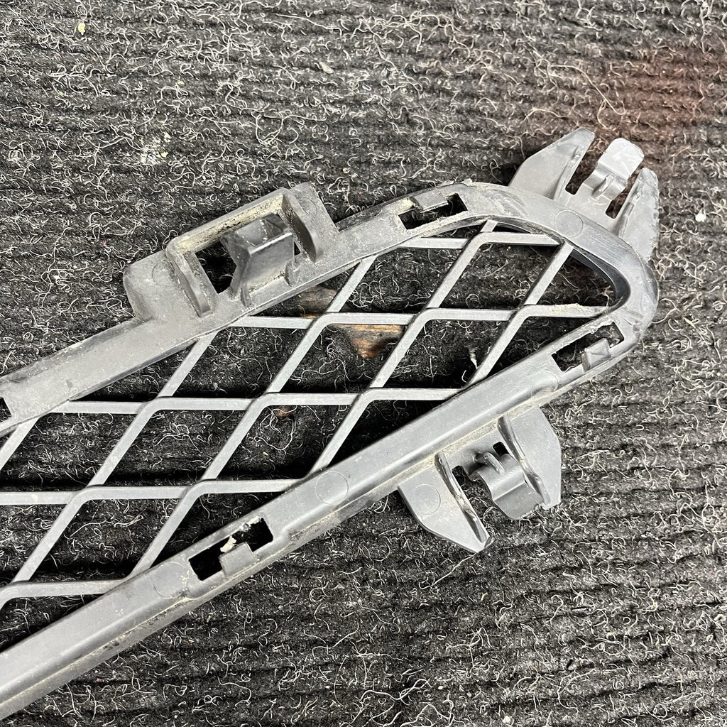 ☑️ 2011-2014 BMW X3 F25 Front Upper Center Bumper Grille OEM 7210466