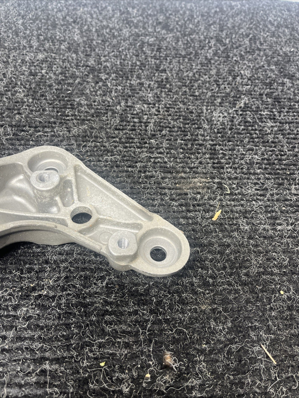 ☑️12-16 BMW F30 F32 RWD AUTOMATIC TRANSMISSION GEARBOX SUPPORT MOUNT BRACKET OEM