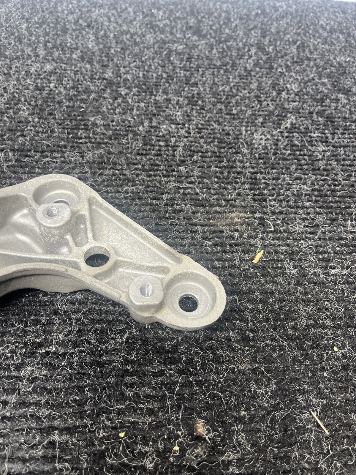 ☑️12-16 BMW F30 F32 RWD AUTOMATIC TRANSMISSION GEARBOX SUPPORT MOUNT BRACKET OEM