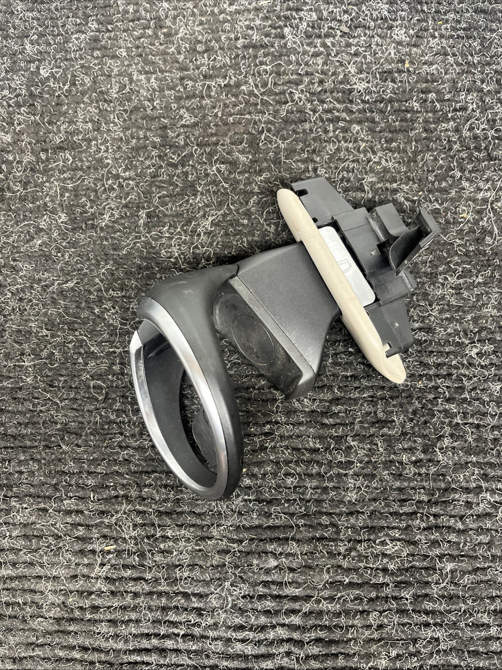 ☑️ 08-13 BMW E82 E88 FRONT CONSOLE CUPHOLDER CUP CAN w/ HOLDER 9122655 OEM