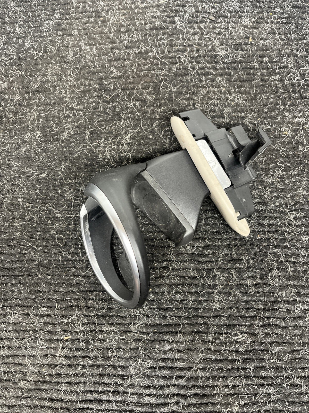 ☑️ 08-13 BMW E82 E88 FRONT CONSOLE CUPHOLDER CUP CAN w/ HOLDER 9122655 OEM