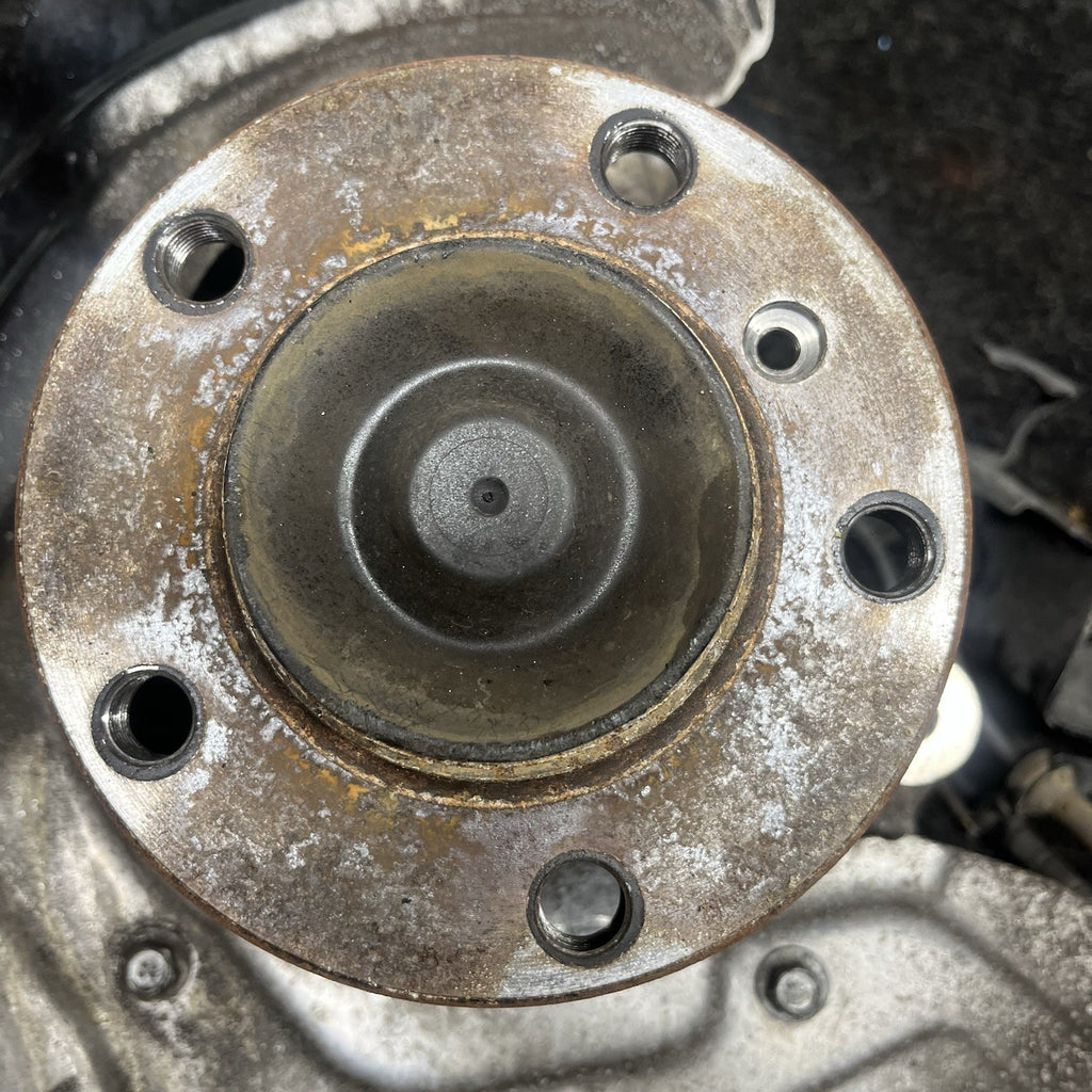 ☑️ 14-17 BMW F22 F23 M235i Front Left Driver Spindle Knuckle Hub RWD OEM