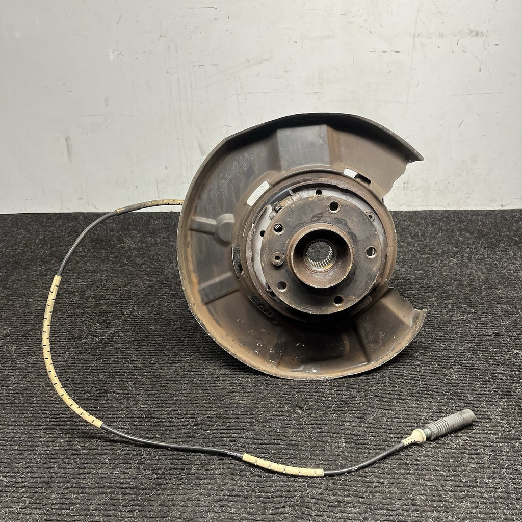 ☑️ 07-13 BMW E82 E88 E90 E92 E93 Rear Passenger Hub Spindle Bearing Knuckle OEM