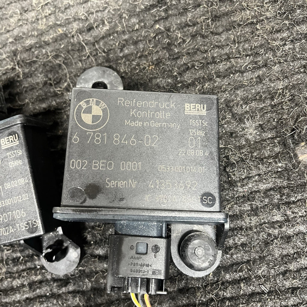 ☑️ OEM BMW E90 E92 Trigger Transmitter Tire Pressure Monitor Sensor TPMS Pair