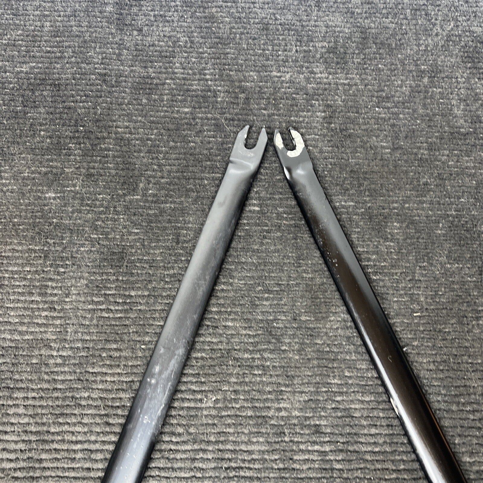 ☑️ BMW E90 E92 3 Series Hood Frame Support Strut Brace Pair Left & Right Set OEM