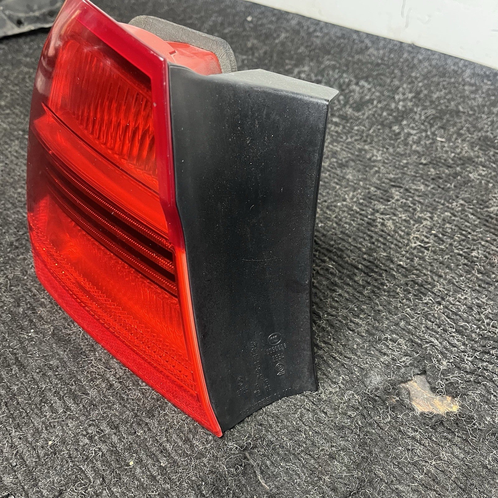 ☑️ 06-08 BMW E90 335i Sedan Rear Left Driver Side Tail Light Lamp 7161955 OEM