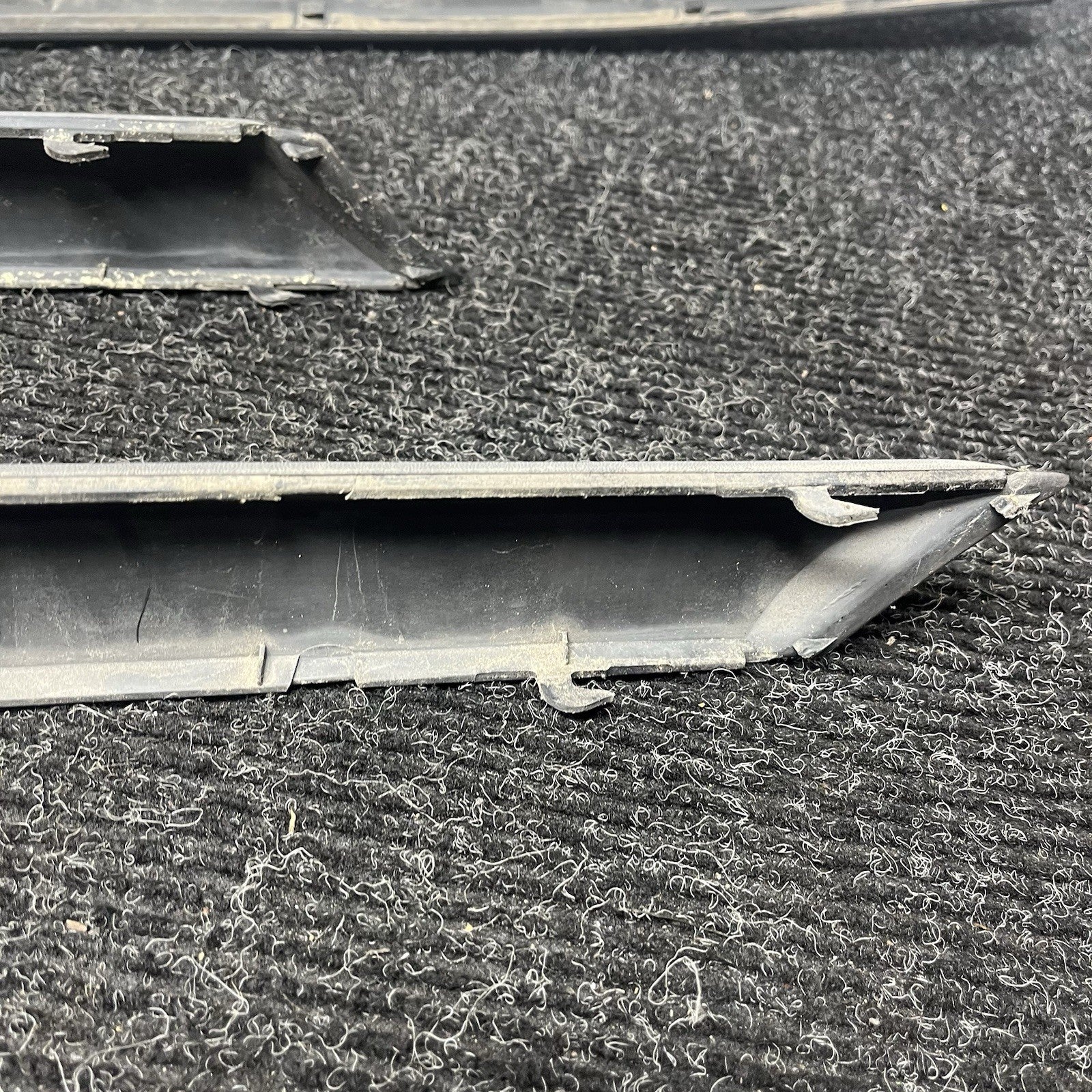 ☑️ 94-99 BMW E36 328i SEDAN SET OF 3 REAR BUMPER TRIM STRIP MOLDING OEM