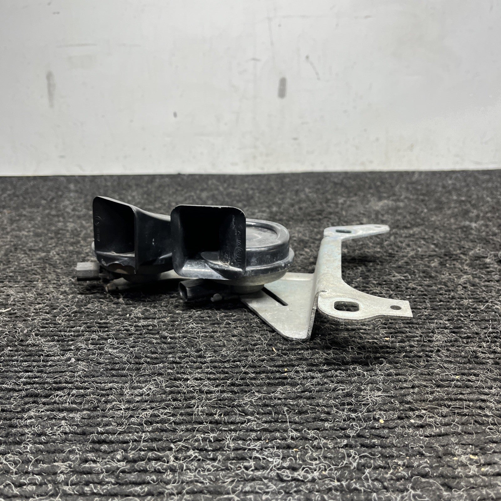 ☑️ BMW 2008-2013 E82 E88 HIGH AND LOW PITCH SIREN ALARM TONE HORN OEM