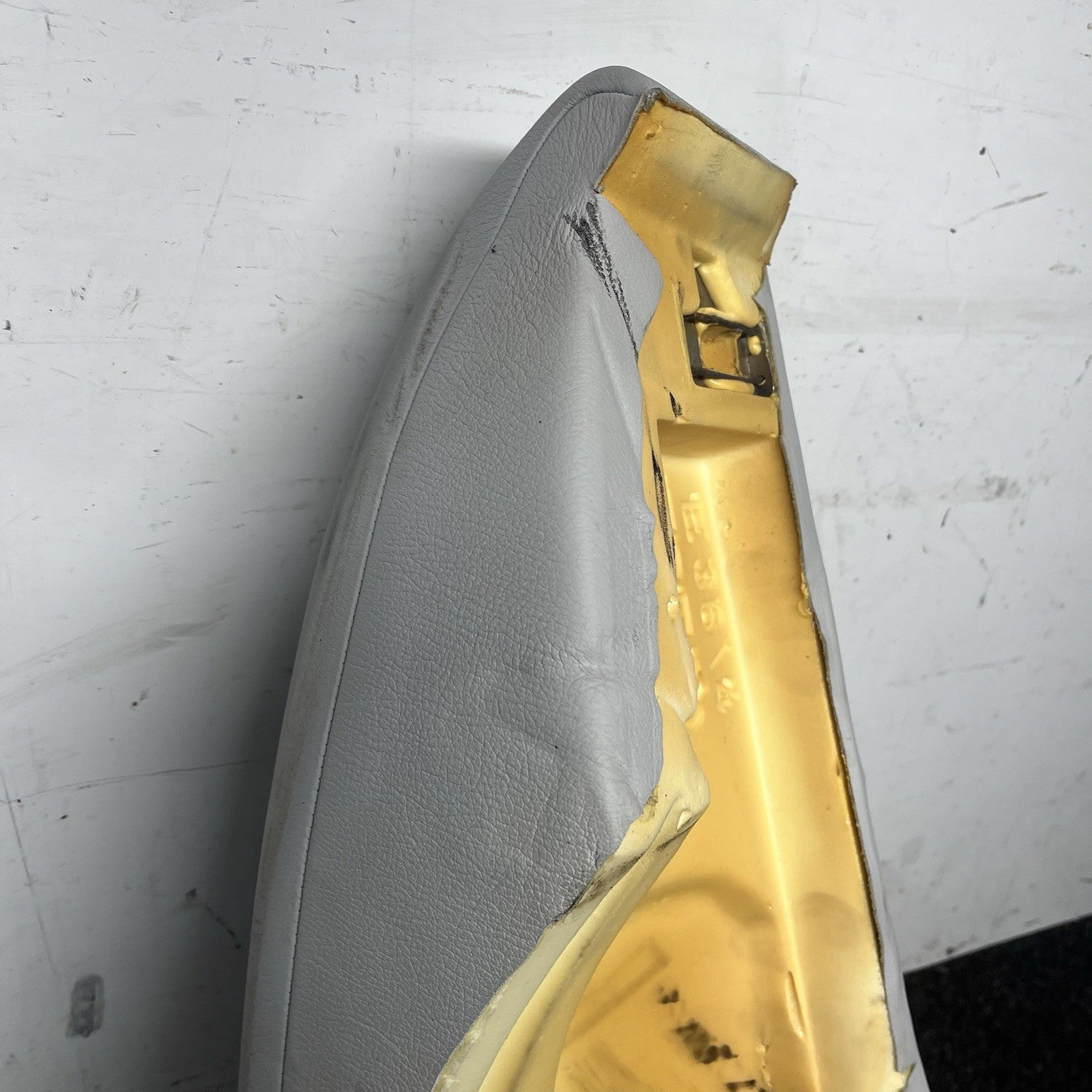 ☑️ 1995 - 1999 BMW E36 M3 328i SEDAN REAR SEAT BOLSTER DOVE GREY DRIVER