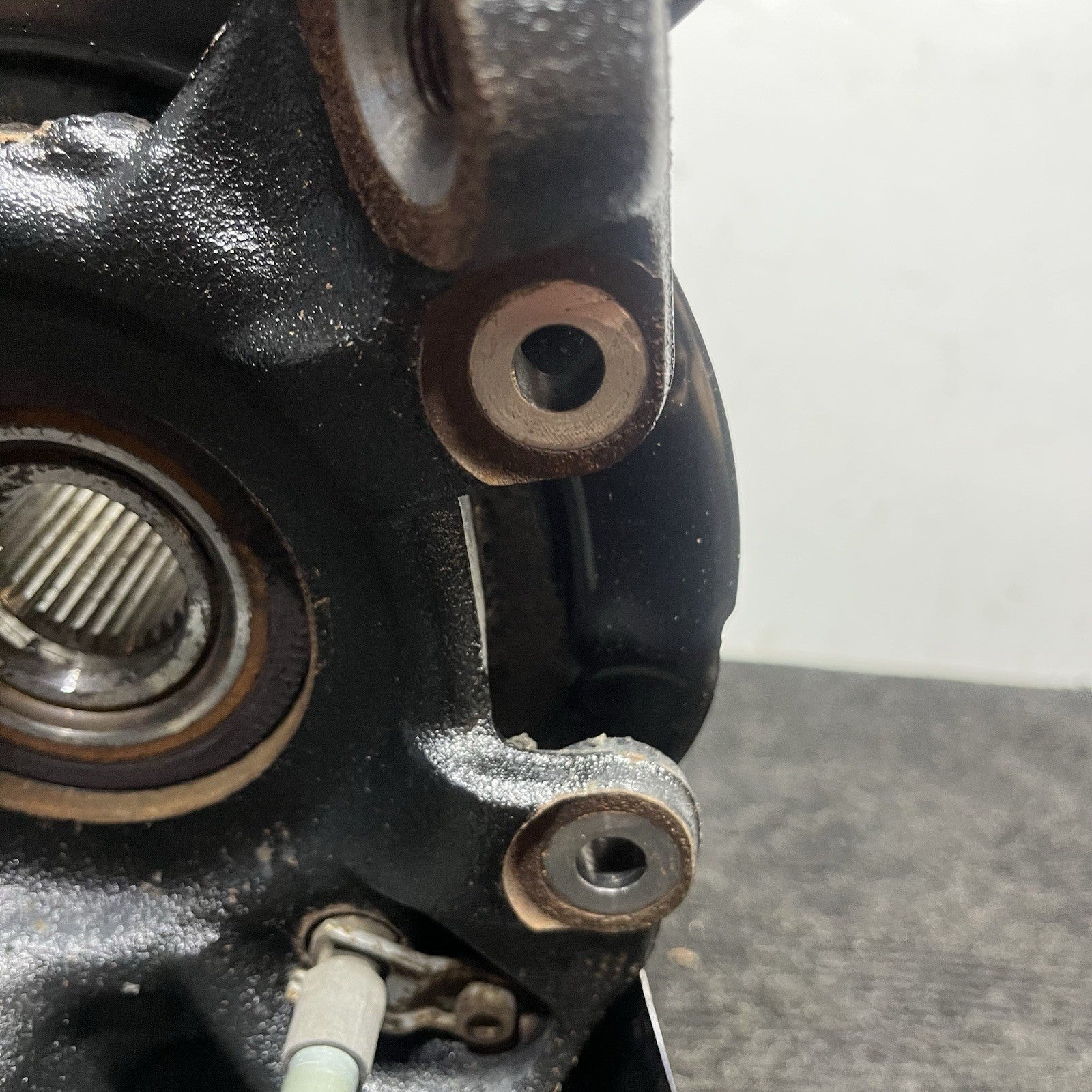 ☑️ 07-13 BMW E82 E88 E90 E92 E93 Rear Driver Hub Spindle Bearing Knuckle OEM