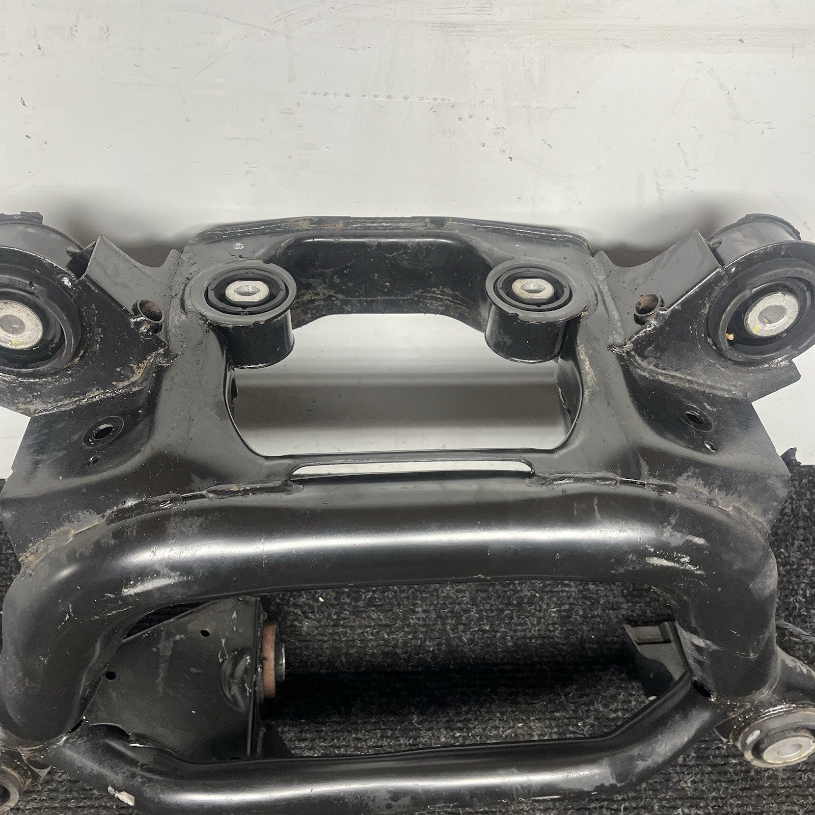 ☑️ 2003-2008 BMW E85 Z4 Convertible Rear Axle Subframe Crossmember Carrier OEM