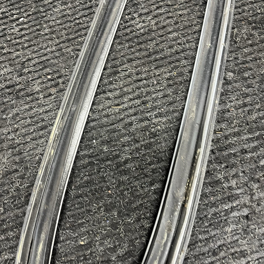 ☑️ 07-13 BMW E70 X5 Front Windshield Left & Right Trim Drip Molding  Set OEM