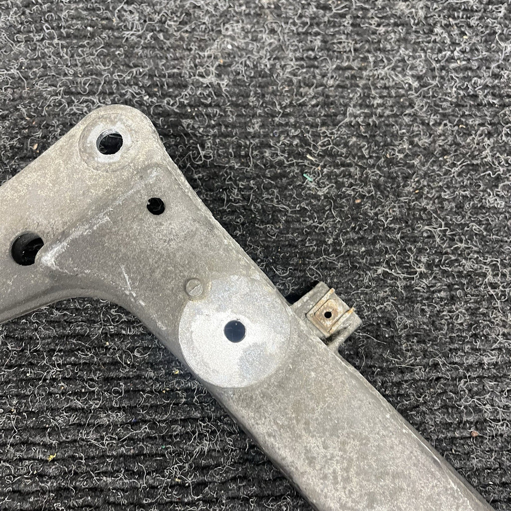 ☑️ 06-13 BMW E92 335i Automatic Transmission Mount Bracket Support OEM