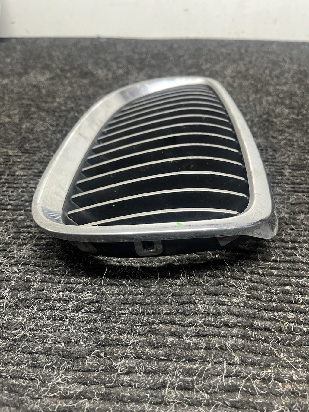 ☑️ 06-10 BMW 328 335 E92 FRONT RIGHT PASSENGER BUMPER KIDNEY GRILLE CHROME OEM