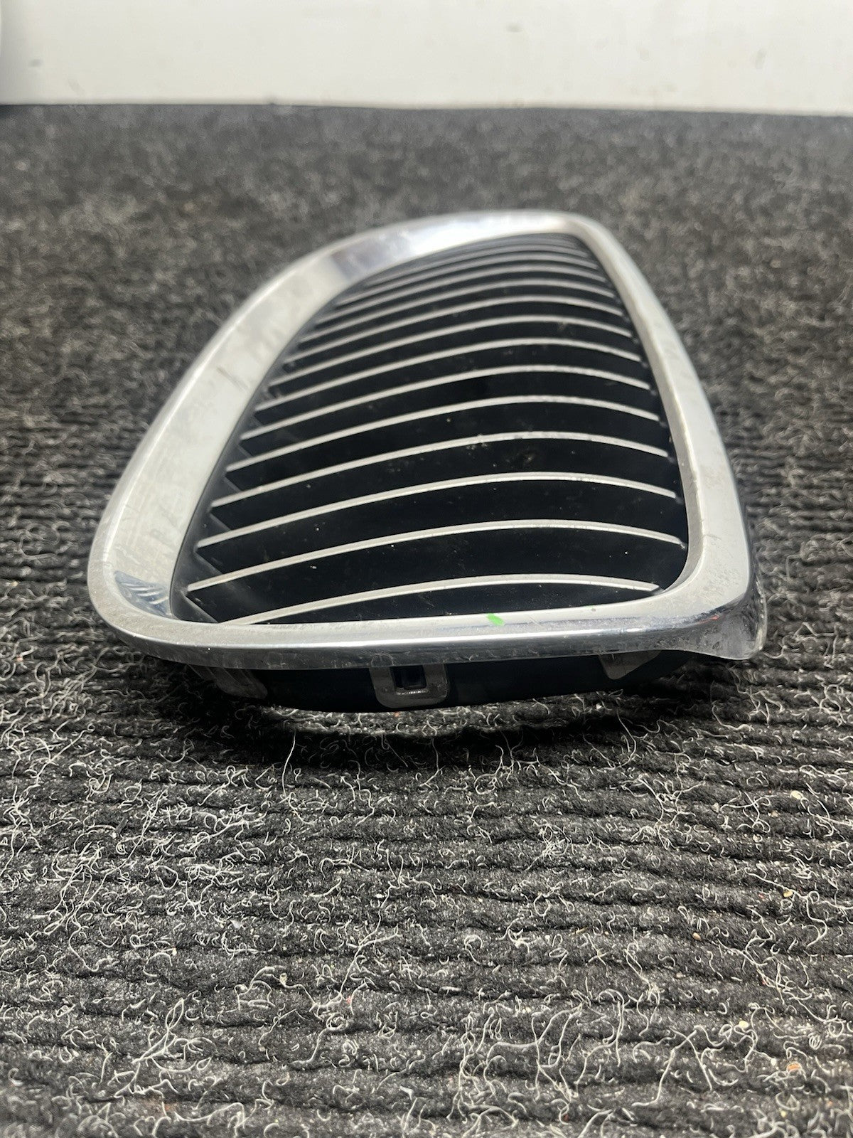 ☑️ 06-10 BMW 328 335 E92 FRONT RIGHT PASSENGER BUMPER KIDNEY GRILLE CHROME OEM