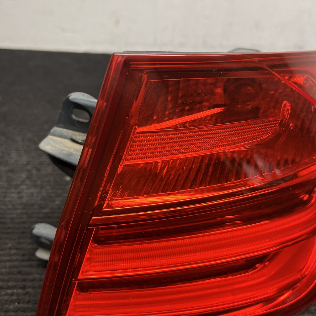 ☑️ 12-15 OEM BMW F30 335i F80 M3 Sedan Rear Right Passenger Outer Tail Light