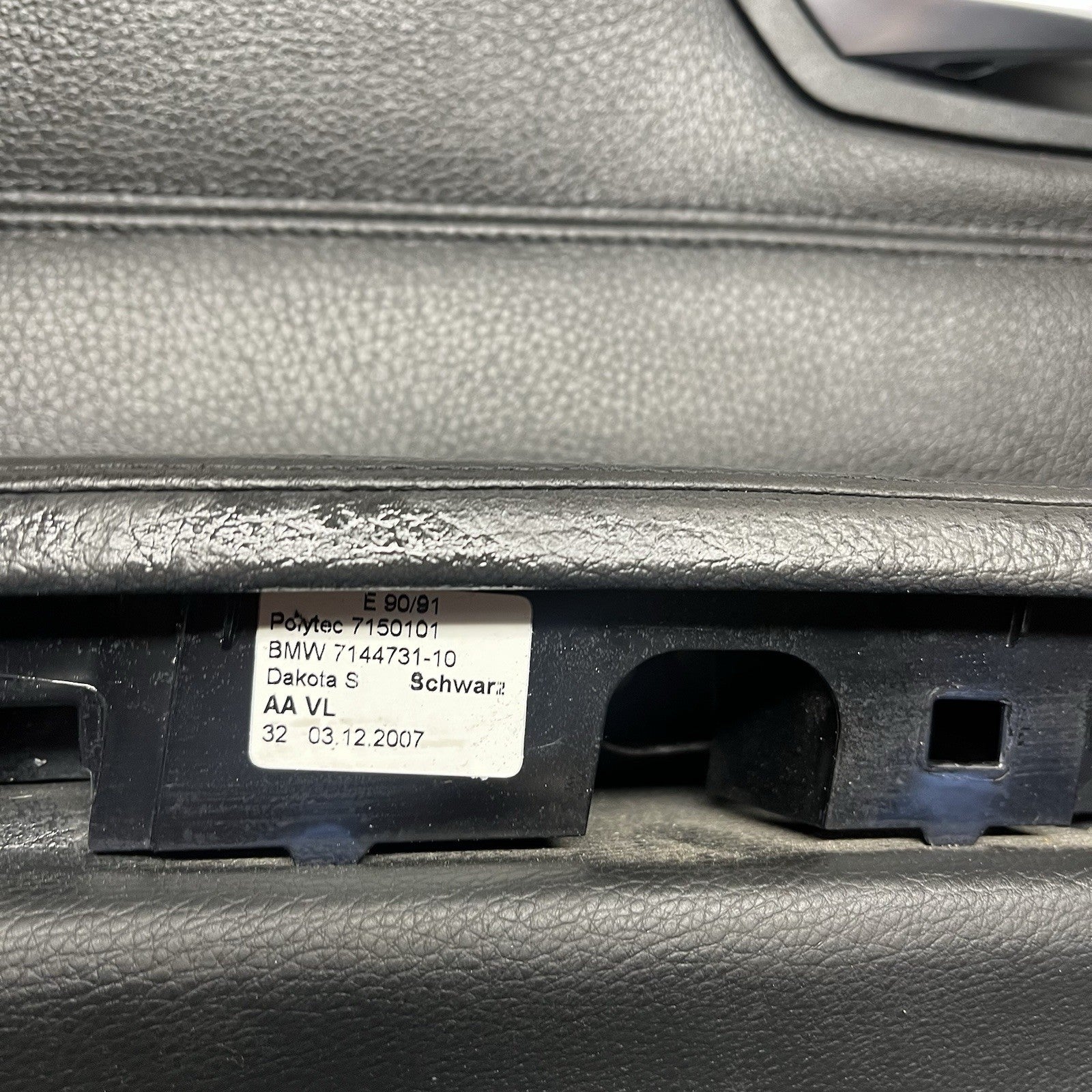 ☑️ 06-12 BMW E90 E91 OEM Driver Front Side Door Panel Cart Leather Black