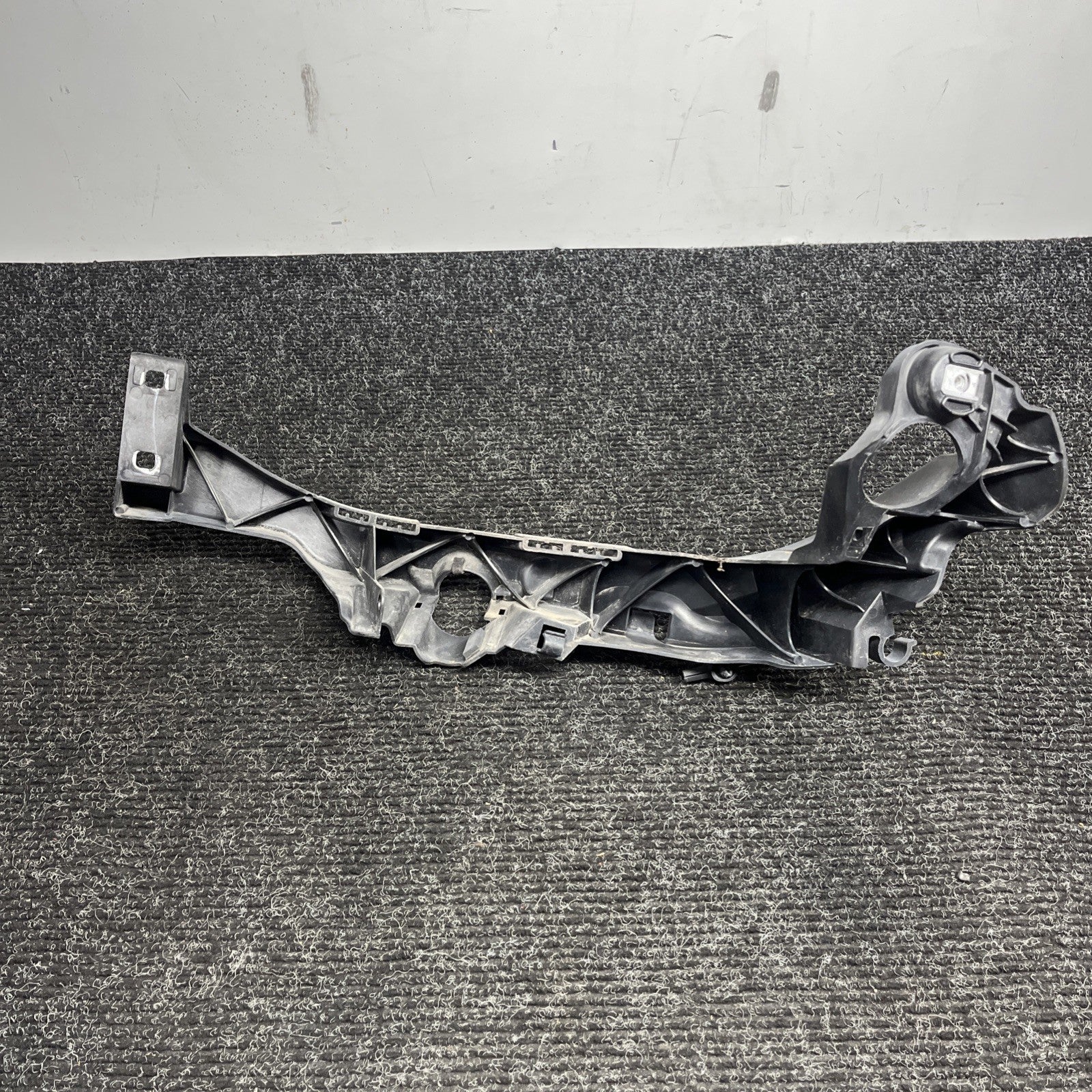 ☑️ 07-10 OEM BMW E92 E93 335 Right Passenger Headlight Bracket Carrier Mount