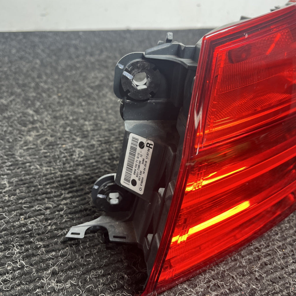 ☑️14-17 OEM BMW F32 F82 F83 M4 430i Rear Right Passenger Side Outer Tail Light
