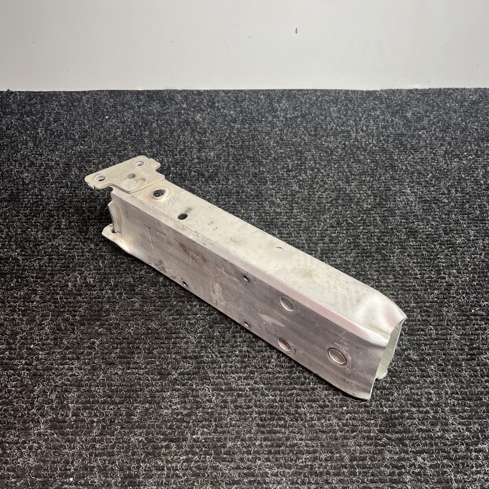 ☑️ 2012-2021 BMW 328i 430i M3  FRONT RIGHT SIDE BUMPER REINFORCEMENT BRACKET OEM