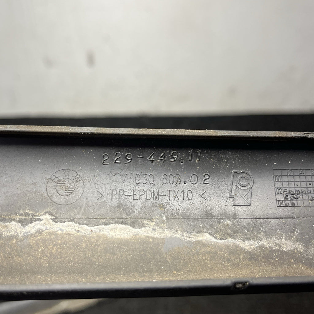 ☑️ 2002 BMW 325I E46 SEDAN REAR BUMPER TRIM MOLDING LEFT RIGHT CENTER 7030603