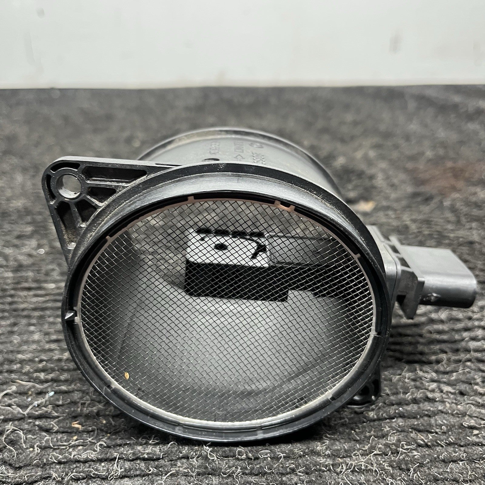 ☑️ BMW E90 335d E70 X5 3.0L L6 MAF Mass Air Flow Sensor Bosch 0281006147