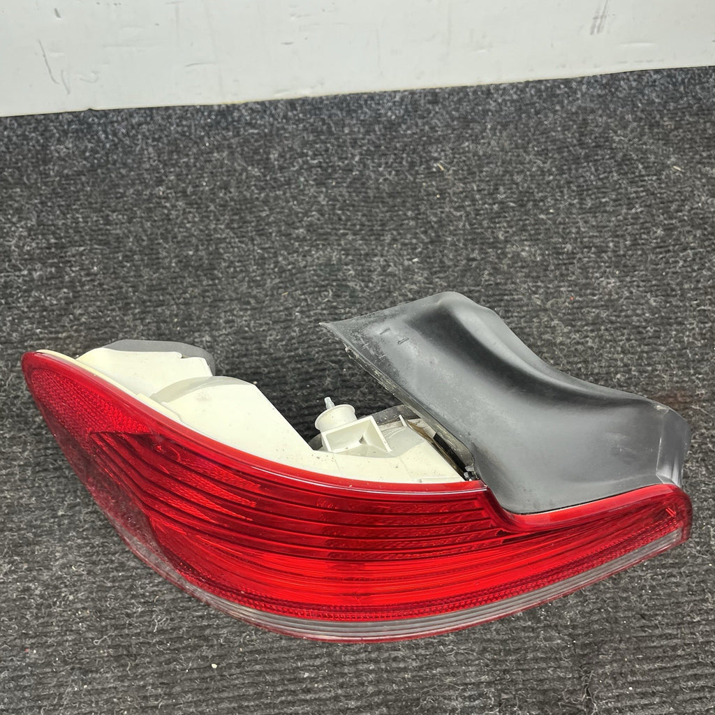 ☑️ 08-11 BMW E82 E88 128i 135i Rear Left Driver Side Tail Light Lamp 4869809 OEM