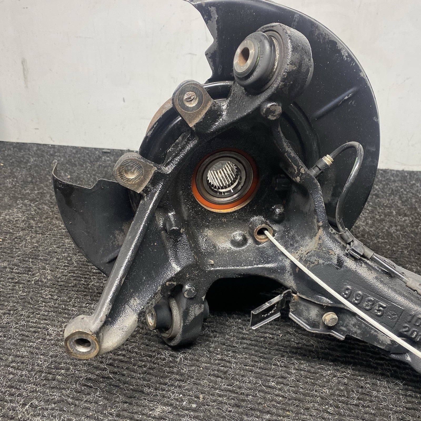 ☑️ 03-08 BMW E85 E86 Z4 Rear Left Driver Side Spindle Knuckle Hub w/ Shield OEM